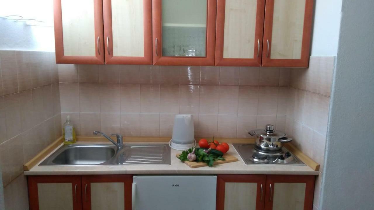 House Nede Medic Hotel Brela Ngoại thất bức ảnh